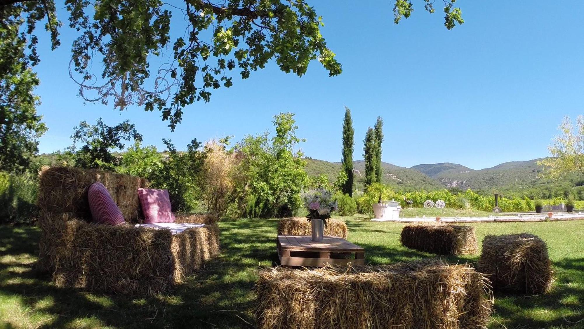 La Fontaine Des Noyers Villa Saint-Saturnin-les-Apt Luaran gambar